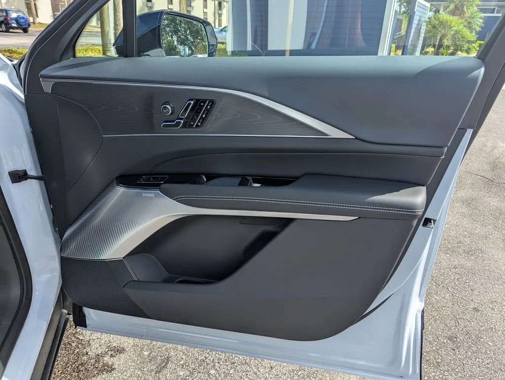 2026 Cadillac LYRIQ Premium Luxury - Photo 36