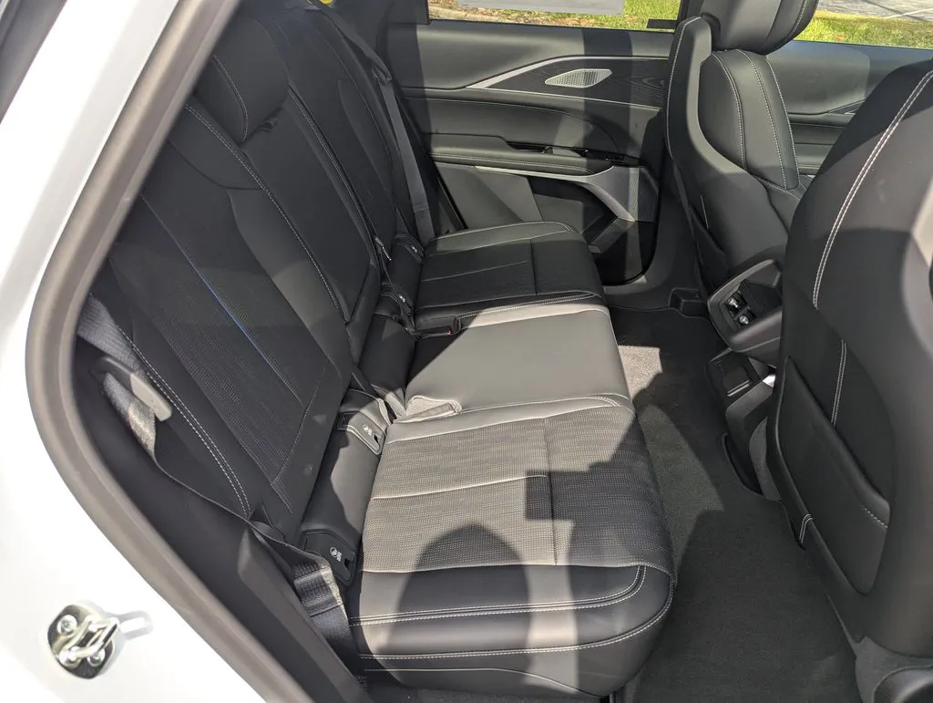 2026 Cadillac LYRIQ Premium Luxury - Photo 35