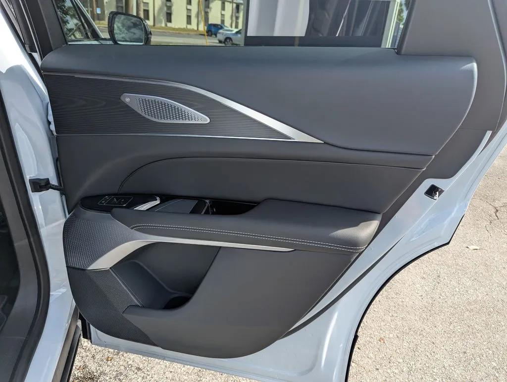 2026 Cadillac LYRIQ Premium Luxury - Photo 34