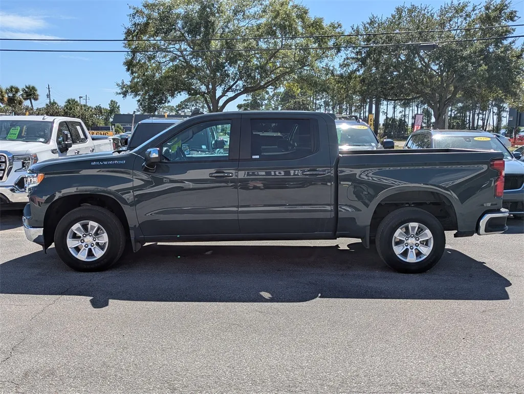 2025 Chevrolet Silverado 1500 LT photo 2
