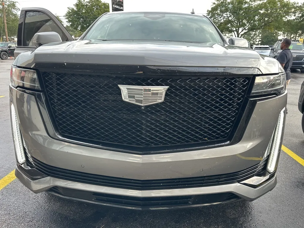 2021 Cadillac Escalade Sport Platinum photo 3