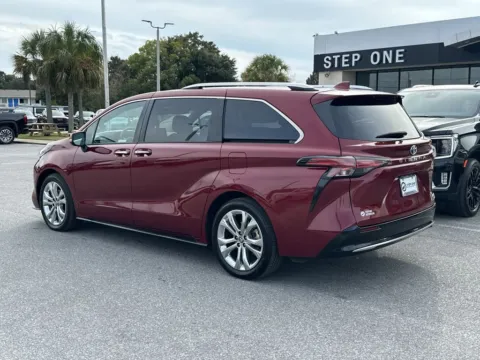More photos of 2023 Toyota Sienna Platinum at Step One Cadillac Buick GMC Pensacola, FL