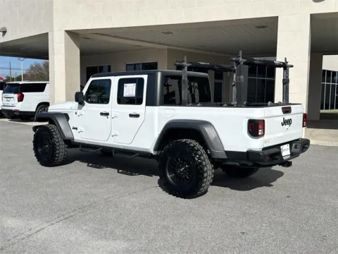 More photos of 2020 Jeep Gladiator Sport at Step One Cadillac Buick GMC Pensacola, FL
