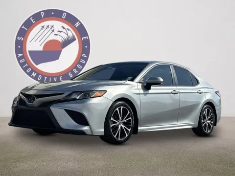 Silver 2018 Toyota Camry SE for sale in Pensacola, FL