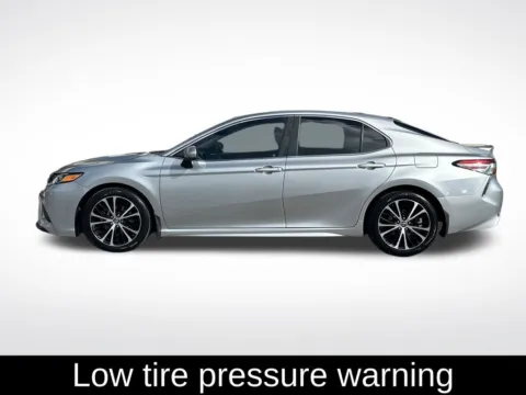 More photos of 2018 Toyota Camry SE at Step One Cadillac Buick GMC Pensacola, FL