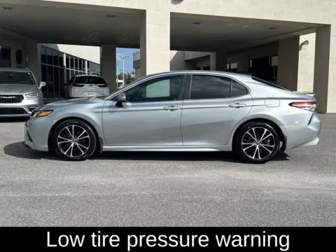 More photos of 2018 Toyota Camry SE at Step One Cadillac Buick GMC Pensacola, FL