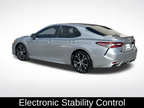 More photos of 2018 Toyota Camry SE at Step One Cadillac Buick GMC Pensacola, FL