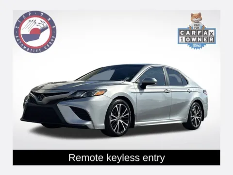 Silver 2018 Toyota Camry SE for sale in Pensacola, FL