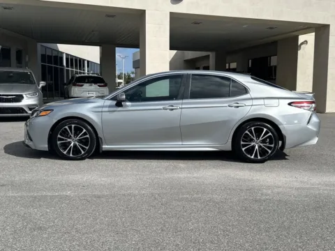 More photos of 2018 Toyota Camry SE at Step One Cadillac Buick GMC Pensacola, FL