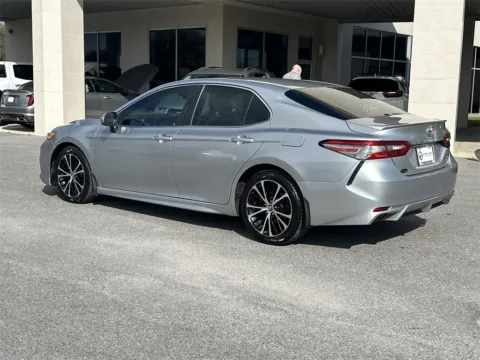 More photos of 2018 Toyota Camry SE at Step One Cadillac Buick GMC Pensacola, FL