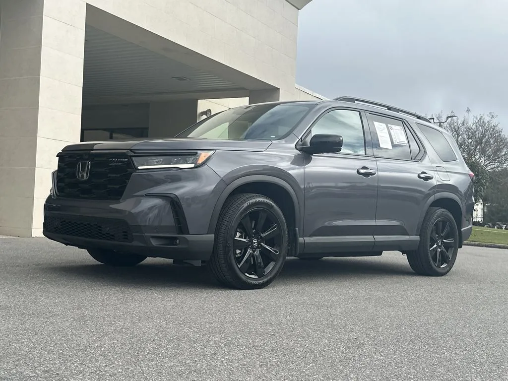 Silver 2025 Honda Pilot Black Edition for sale in Pensacola, FL