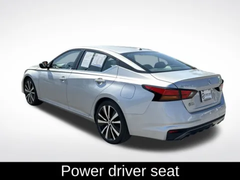 More photos of 2022 Nissan Altima 2.5 SR at Step One Cadillac Buick GMC Pensacola, FL
