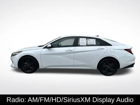 More photos of 2021 Hyundai Elantra SEL at Step One Cadillac Buick GMC Pensacola, FL