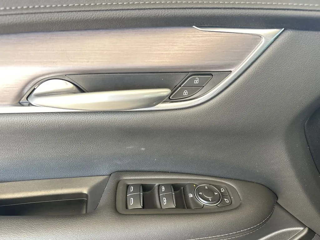 2025 Cadillac XT5 Luxury - Photo 8