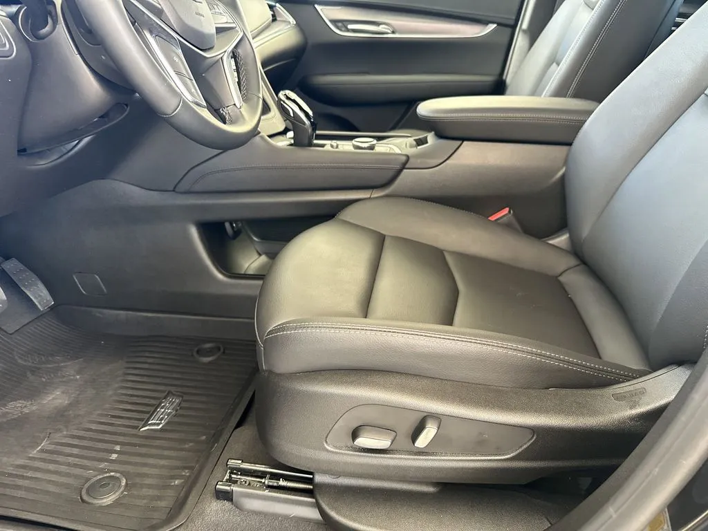 2025 Cadillac XT5 Luxury - Photo 11