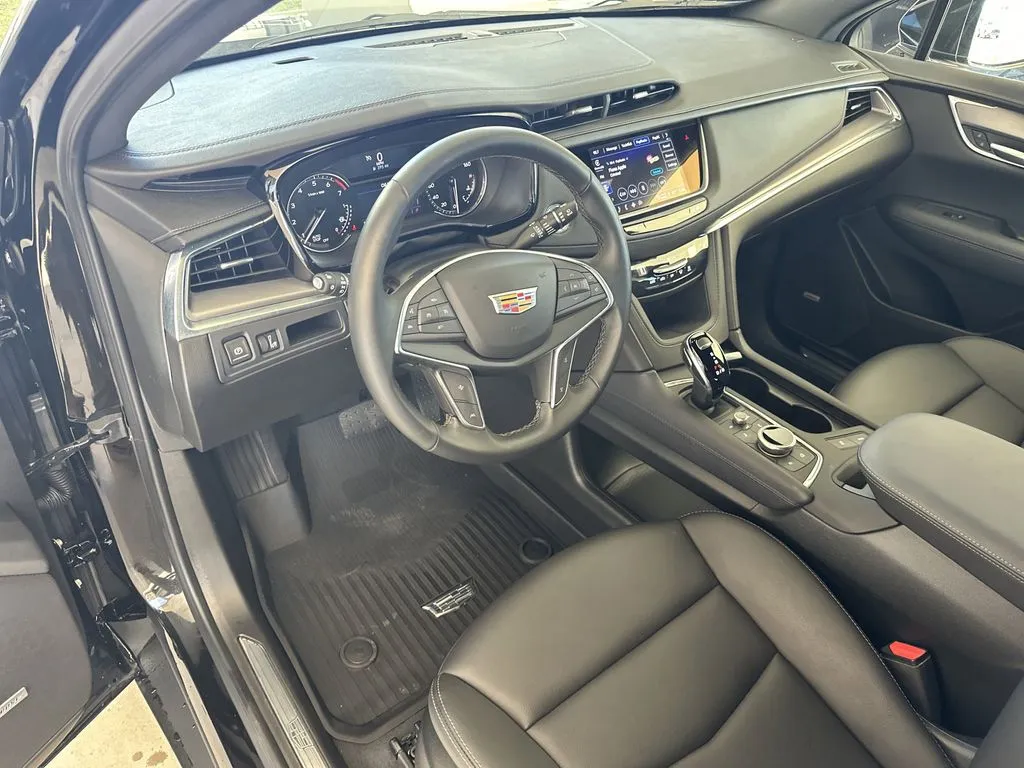 2025 Cadillac XT5 Luxury - Photo 10