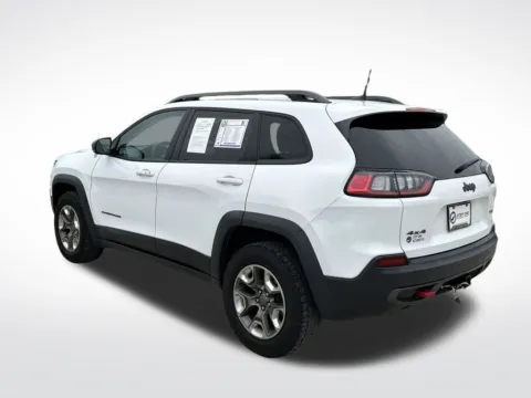 More photos of 2019 Jeep Cherokee Trailhawk at Step One Cadillac Buick GMC Pensacola, FL
