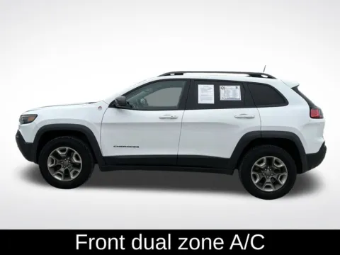 More photos of 2019 Jeep Cherokee Trailhawk at Step One Cadillac Buick GMC Pensacola, FL
