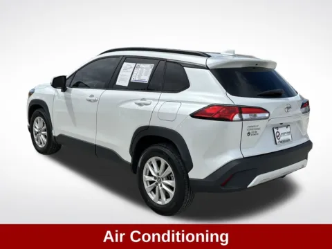 More photos of 2022 Toyota Corolla Cross LE at Step One Cadillac Buick GMC Pensacola, FL