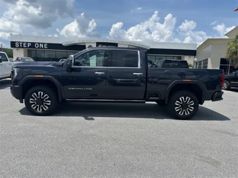 More photos of 2025 GMC Sierra 2500HD Denali Ultimate at Step One Cadillac Buick GMC Pensacola, FL
