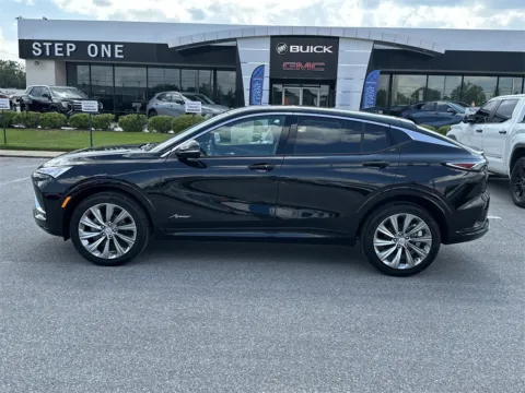 More photos of 2025 Buick Envista Avenir at Step One Cadillac Buick GMC Pensacola, FL