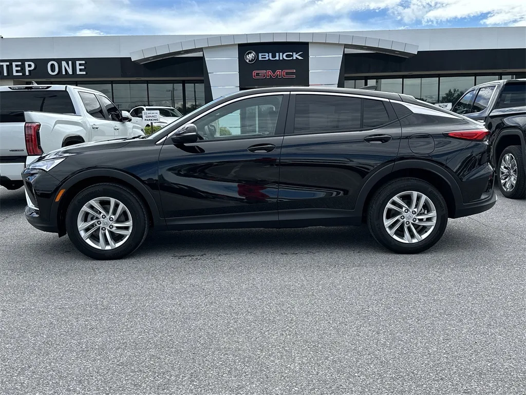 2025 Buick Envista Preferred photo 2