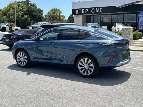 More photos of 2025 Buick Envista Avenir at Step One Cadillac Buick GMC Pensacola, FL
