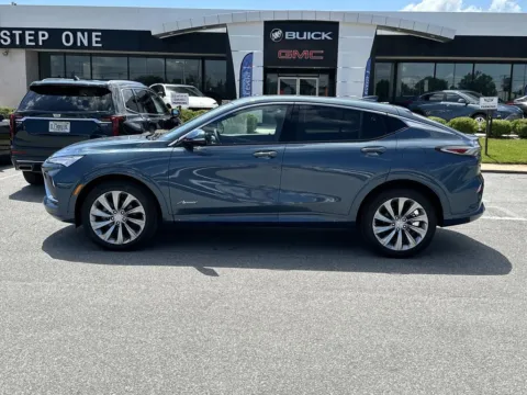 More photos of 2025 Buick Envista Avenir at Step One Cadillac Buick GMC Pensacola, FL