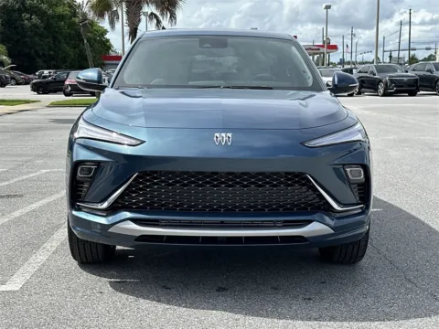 More photos of 2025 Buick Envista Avenir at Step One Cadillac Buick GMC Pensacola, FL