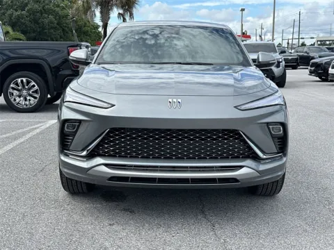 More photos of 2025 Buick Envista Avenir at Step One Cadillac Buick GMC Pensacola, FL