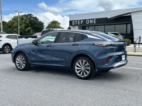 More photos of 2025 Buick Envista Avenir at Step One Cadillac Buick GMC Pensacola, FL