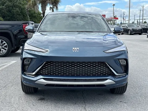 More photos of 2025 Buick Envista Avenir at Step One Cadillac Buick GMC Pensacola, FL