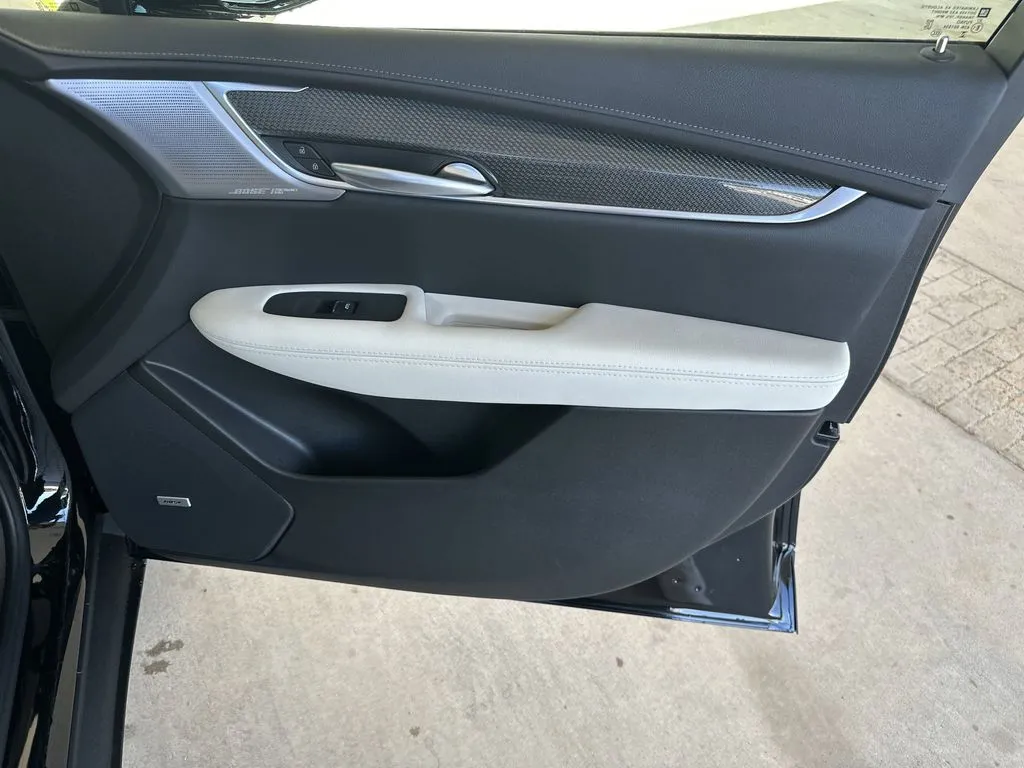2025 Cadillac XT5 Sport - Photo 38
