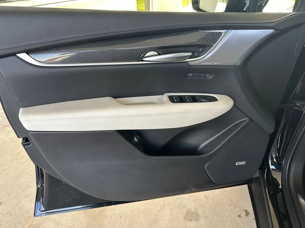 2025 Cadillac XT5 Sport - Photo 11