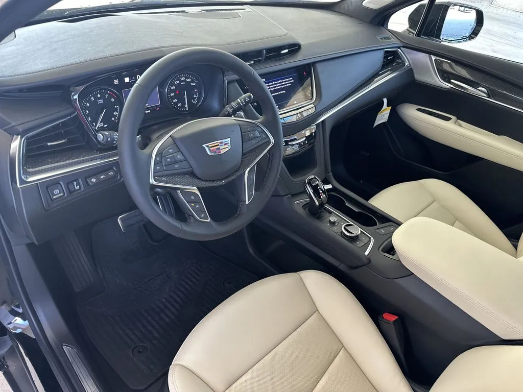 2025 Cadillac XT5 Sport - Photo 14