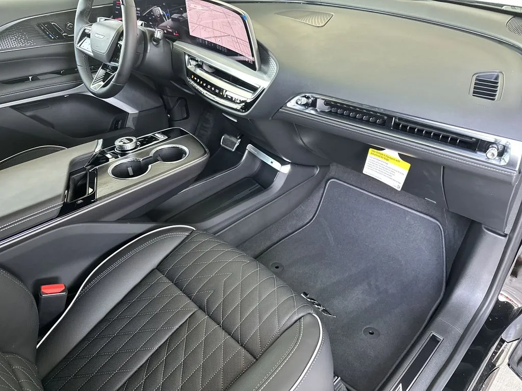 2026 Cadillac LYRIQ V Premium - Photo 41