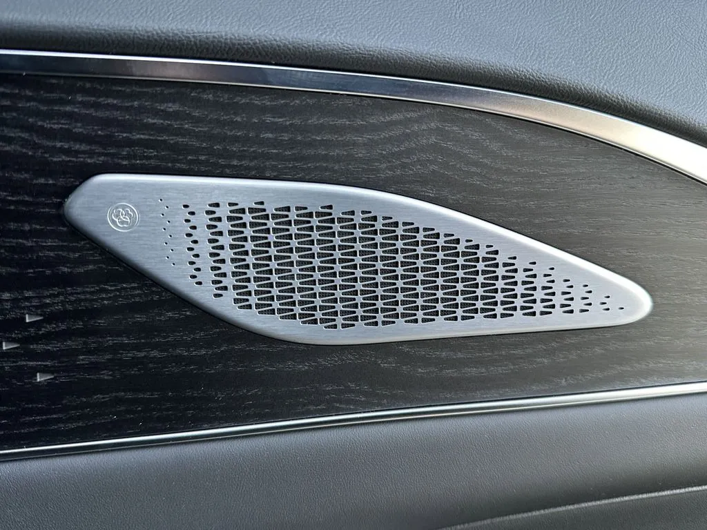 2026 Cadillac LYRIQ V Premium - Photo 36