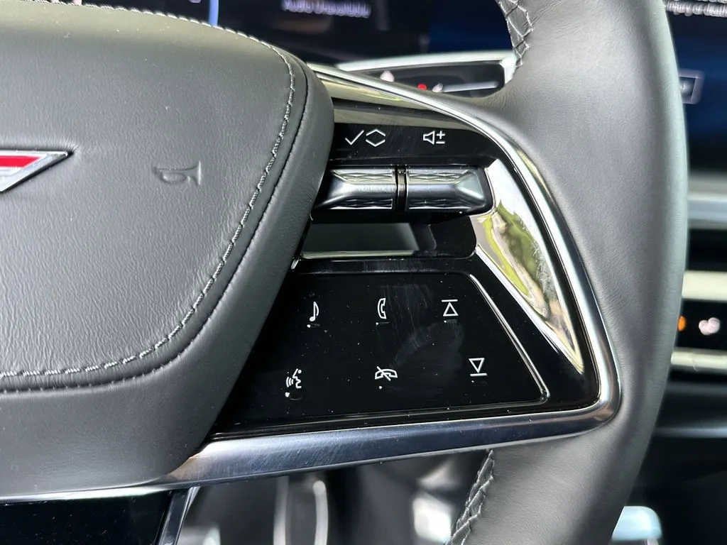 2026 Cadillac LYRIQ V Premium - Photo 25