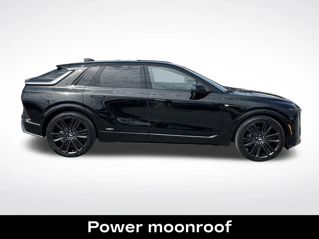 2026 Cadillac LYRIQ V Premium - Photo 10