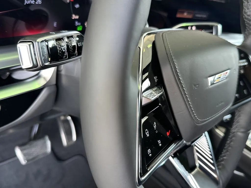 2026 Cadillac LYRIQ V Premium - Photo 23