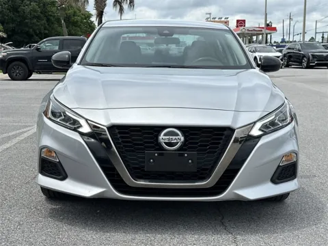 More photos of 2022 Nissan Altima 2.5 SR at Step One Cadillac Buick GMC Pensacola, FL
