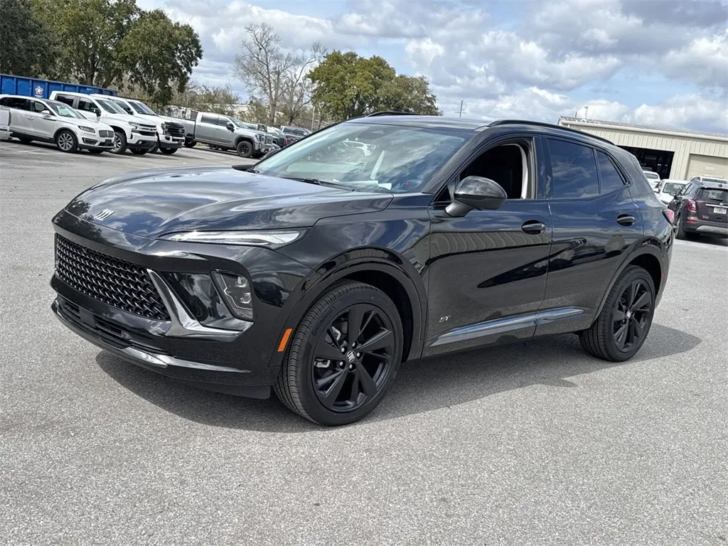 2025 Buick Envision Sport Touring photo 2