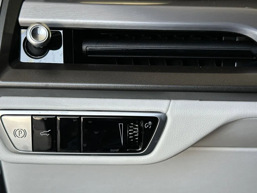 2026 Cadillac VISTIQ Luxury - Photo 18