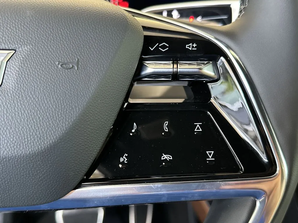 2026 Cadillac VISTIQ Luxury - Photo 21