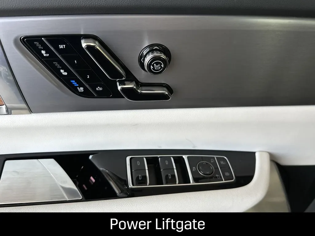 2026 Cadillac VISTIQ Luxury - Photo 10