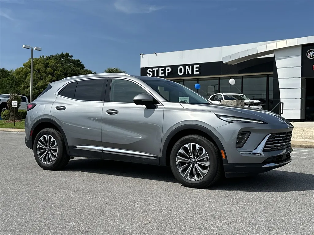 2025 Buick Envision Preferred photo 2