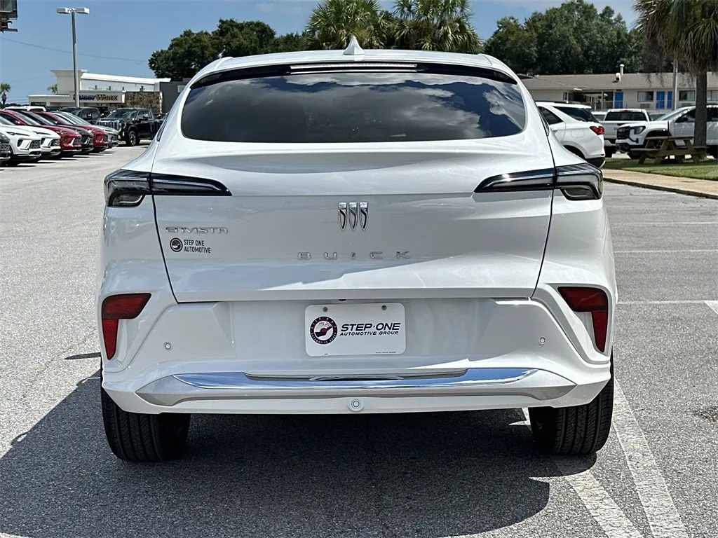2025 Buick Envista Avenir photo 3
