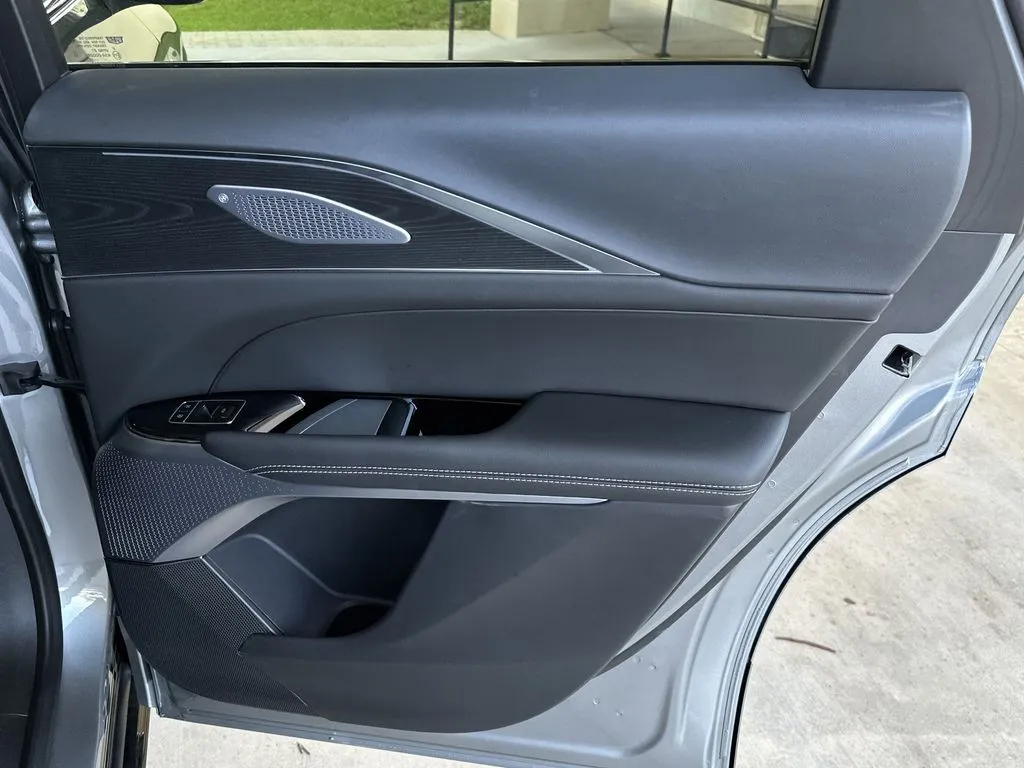 2026 Cadillac LYRIQ V - Photo 34