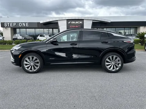 More photos of 2025 Buick Envista Avenir at Step One Cadillac Buick GMC Pensacola, FL