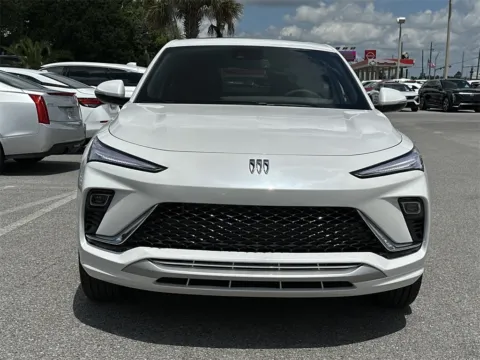 More photos of 2025 Buick Envista Avenir at Step One Cadillac Buick GMC Pensacola, FL